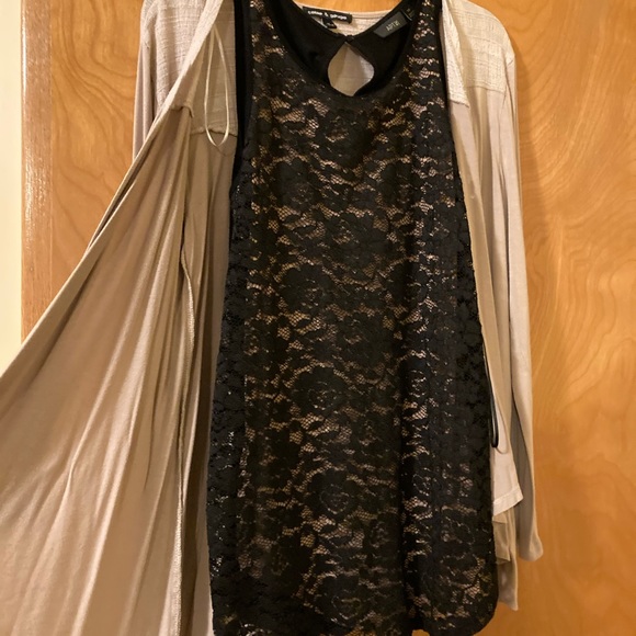 2-pc Cardigan & shell, black lace and tan cardigan - Picture 9 of 10